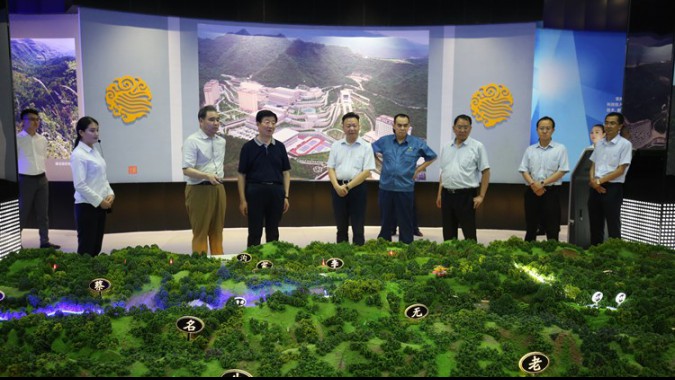 省人大常委會黨組書記、副主任王璽玉一行蒞臨金徽股份視察項目建設(shè)工作